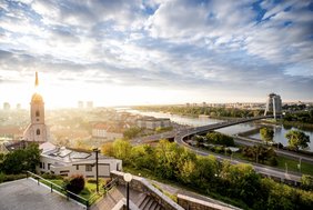 Während der neuen 9-Nächte-Reise „Donau Städte Panorama“ können Gäste auch die slowakische Hauptstadt erkunden. Foto: A-ROSA Flussschiff GmbH