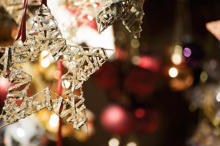 Ende November starten die A-ROSA Schiffe zu den Weihnachtsmarktreisen 2024 auf der Donau und dem Rhein.