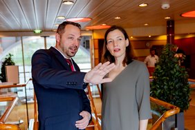 Seit der Saison 2023 steht das neue Guest Relations-Management mit noch mehr Service für die Wünsche der Gäste zur Verfügung. Foto: A-ROSA Flussschiff GmbH